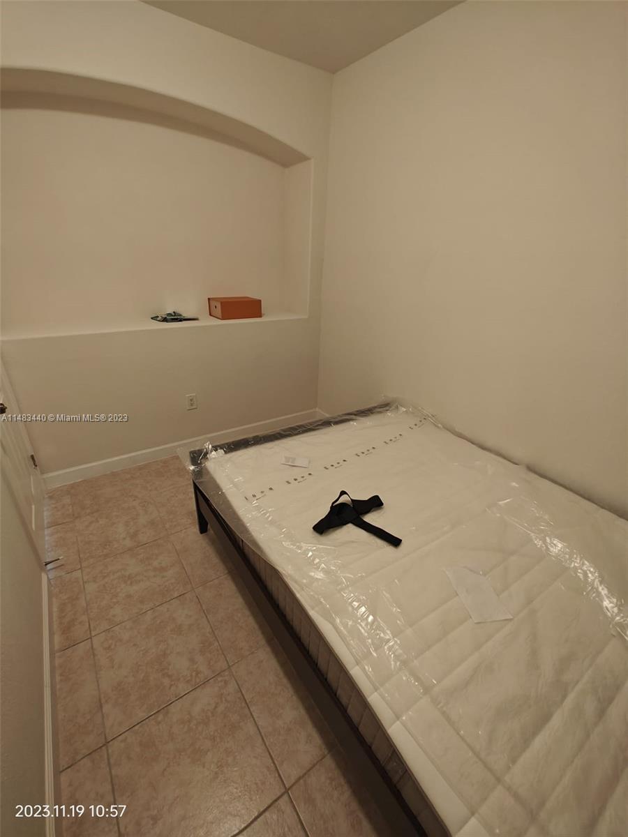 DORAL ISLES NORTH SEC TWO - Residential Lease
