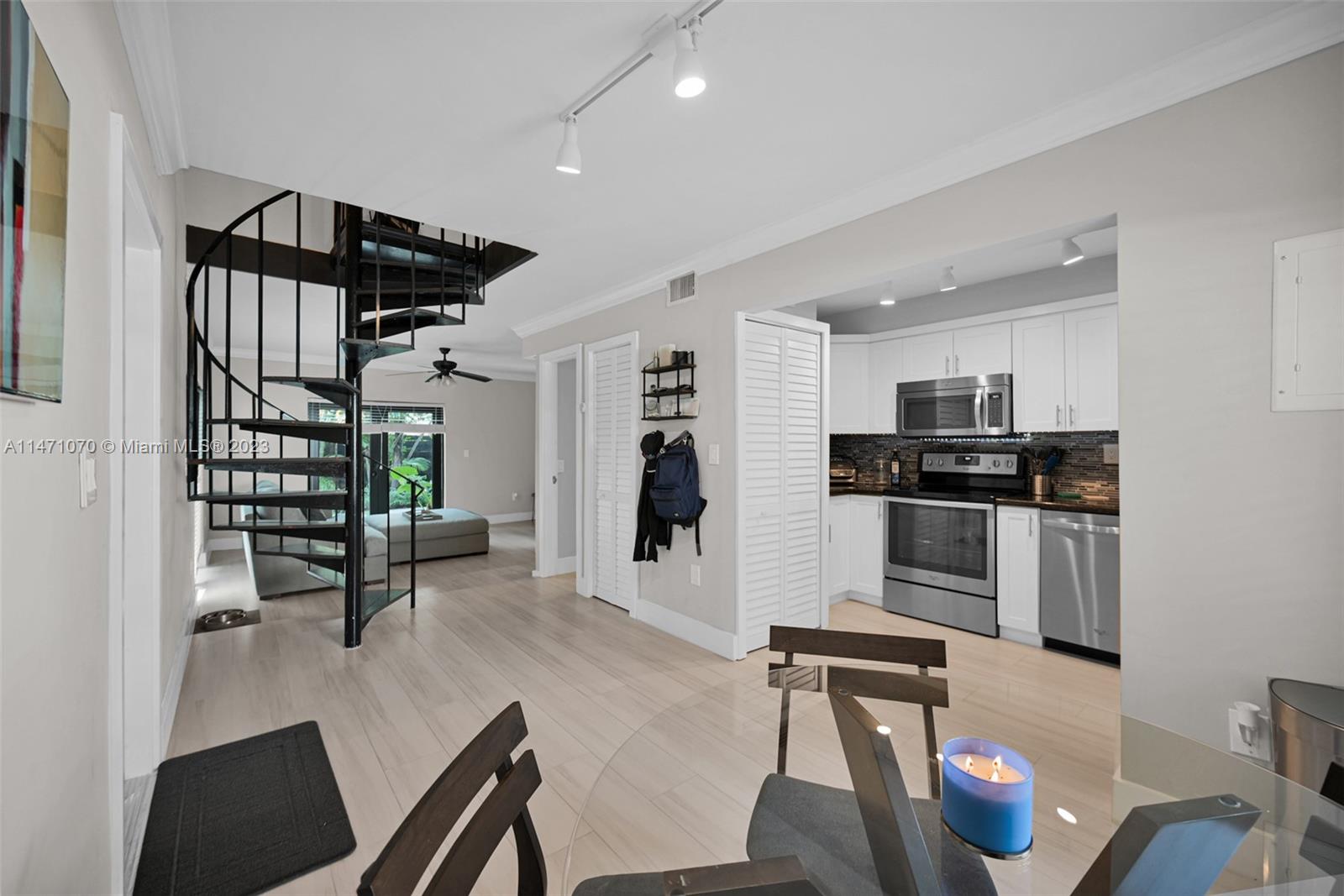 GROVE PARADISE CONDO - Residential
