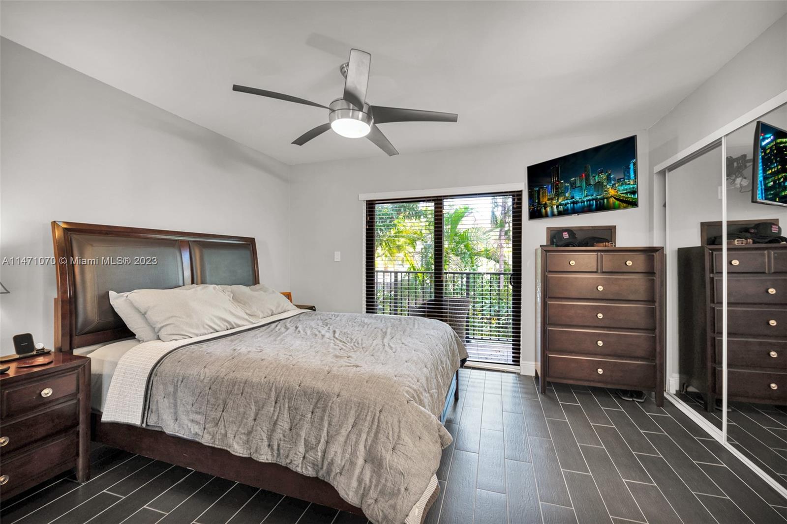 GROVE PARADISE CONDO - Residential