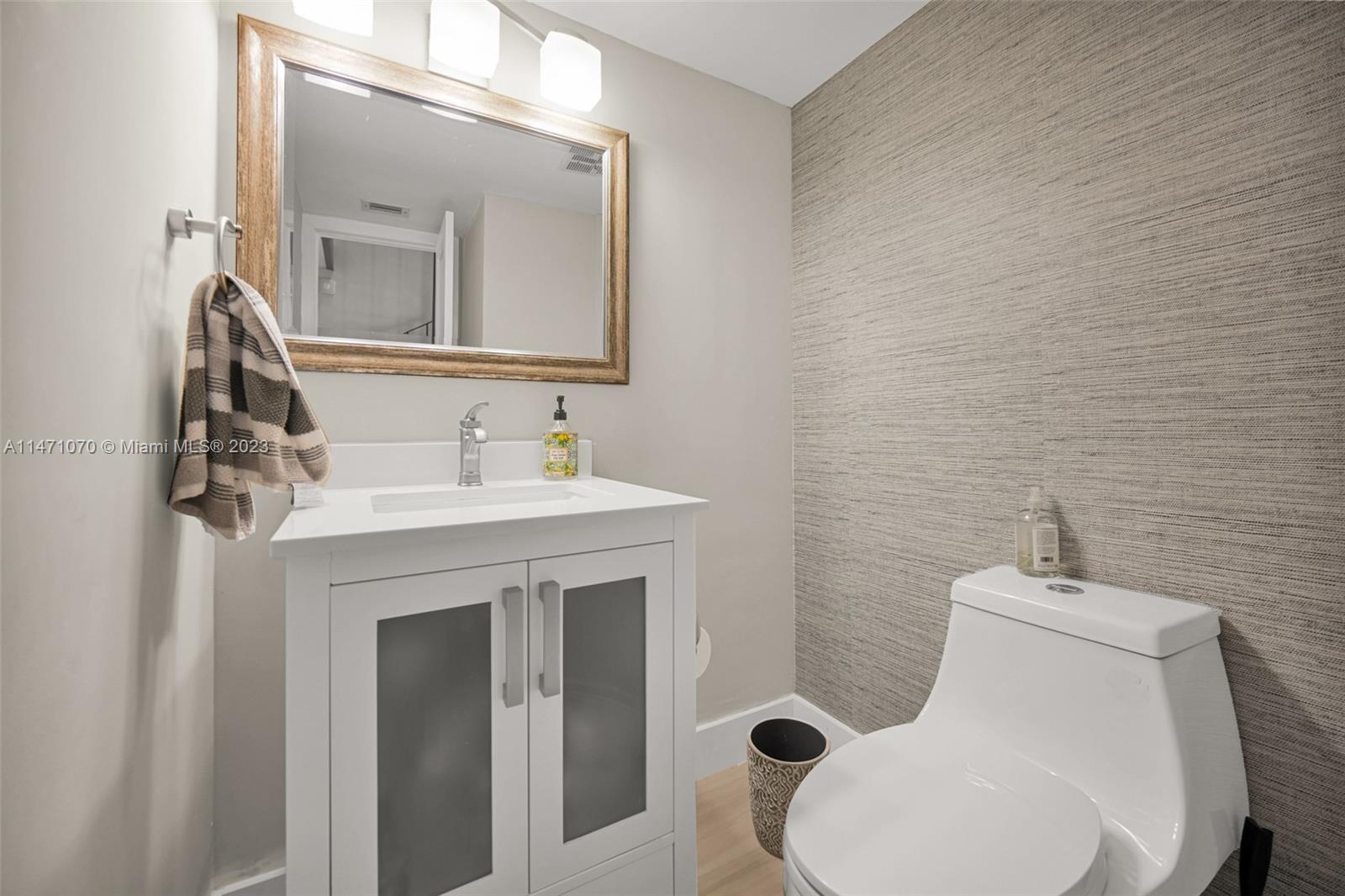 GROVE PARADISE CONDO - Residential