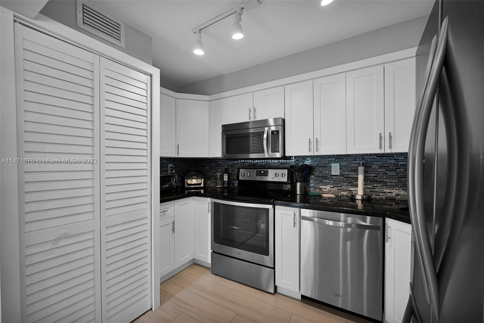 GROVE PARADISE CONDO - Residential