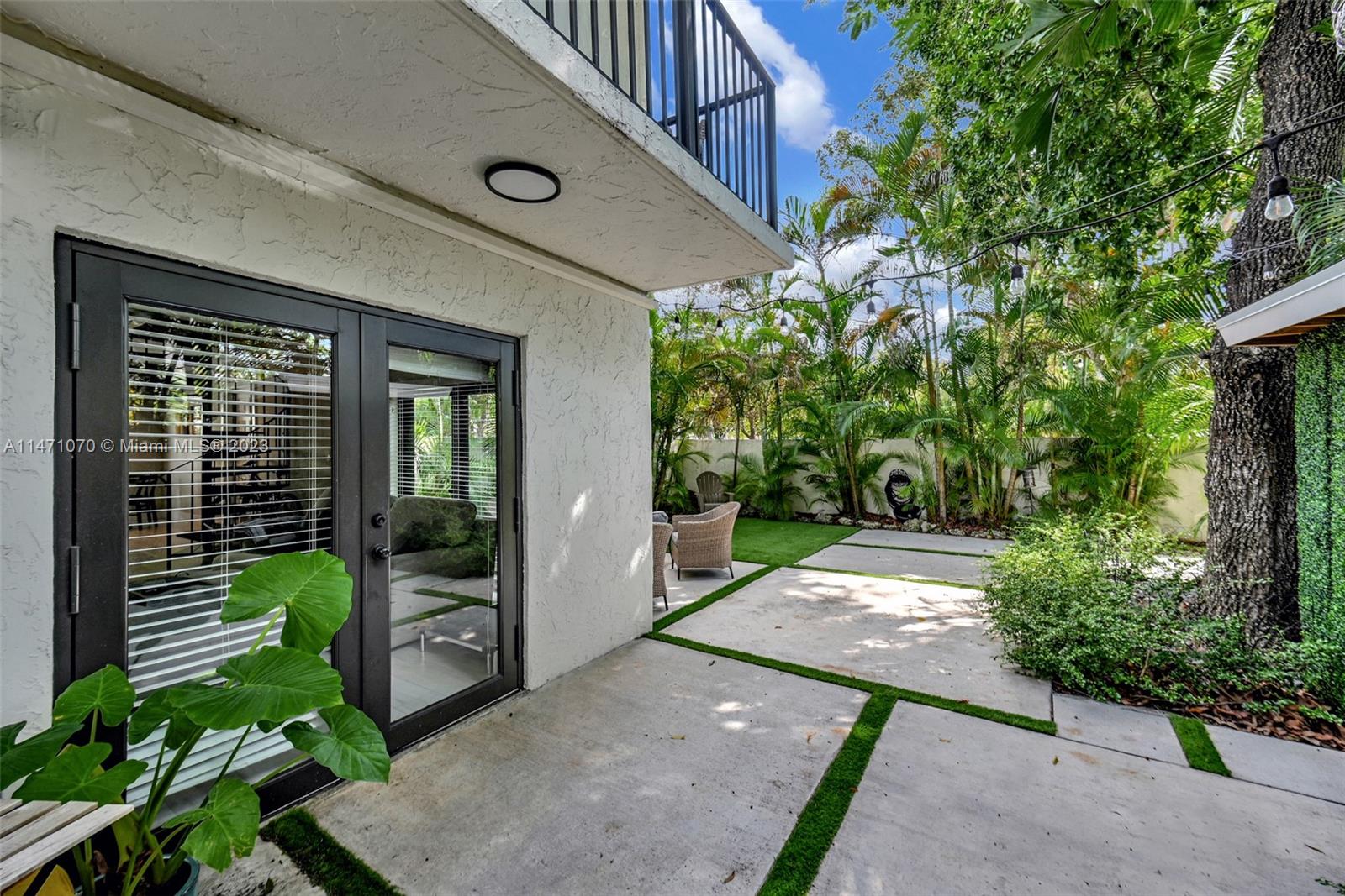 GROVE PARADISE CONDO - Residential
