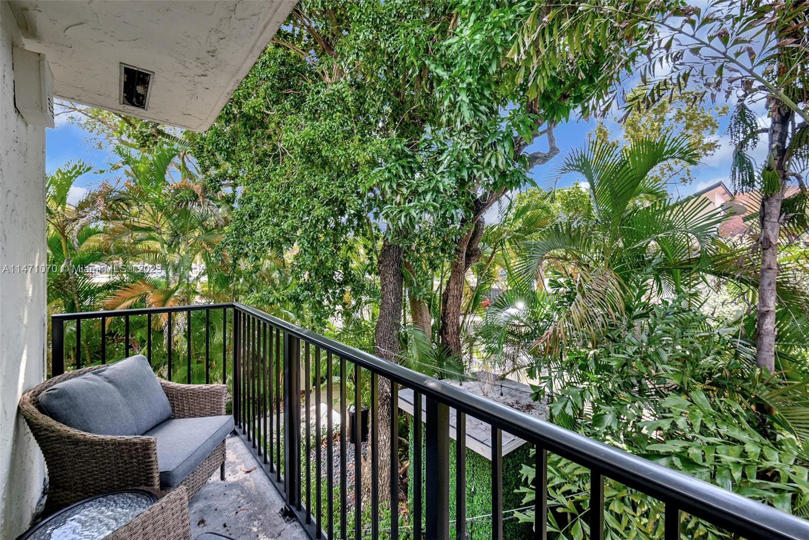 GROVE PARADISE CONDO - Residential