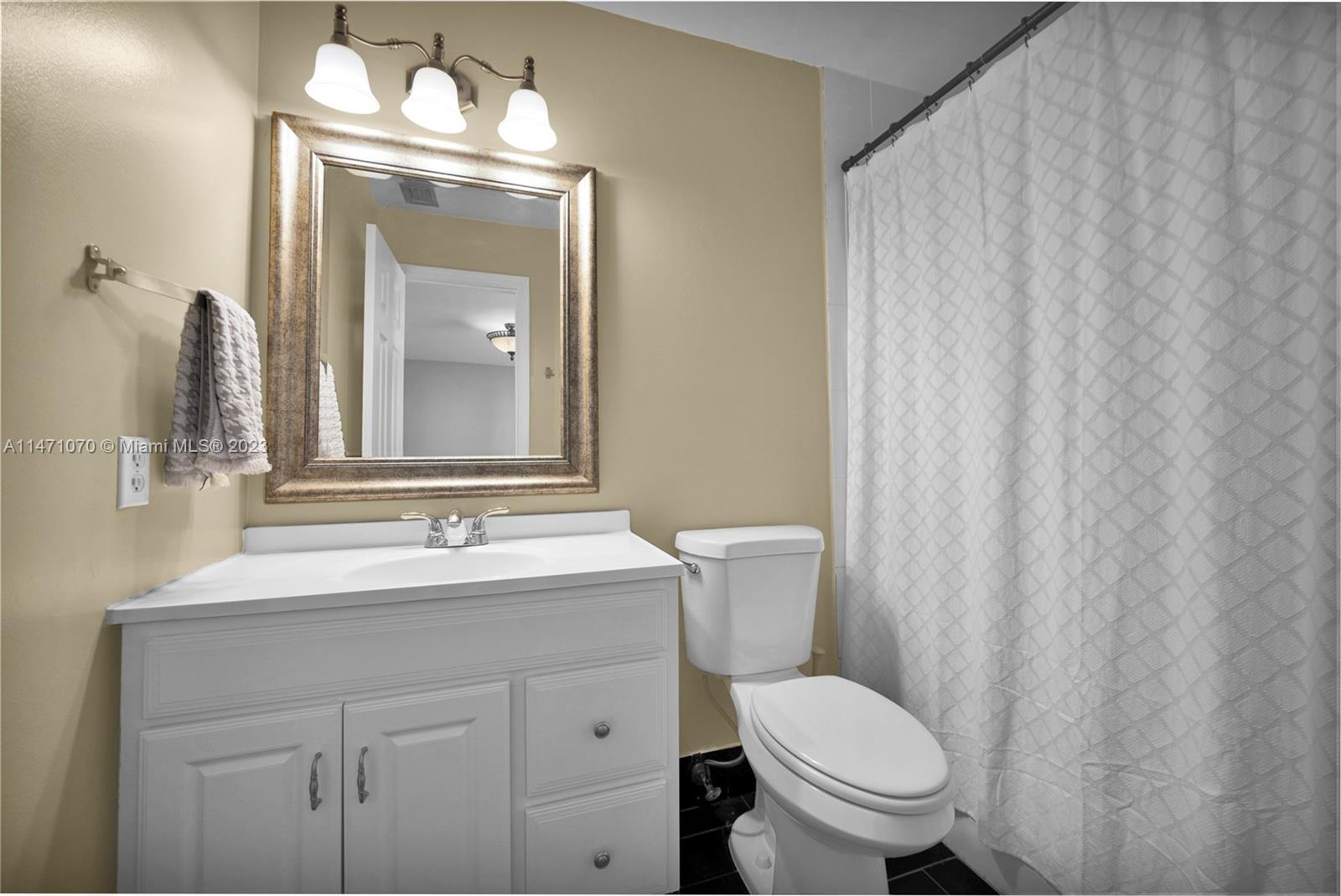 GROVE PARADISE CONDO - Residential