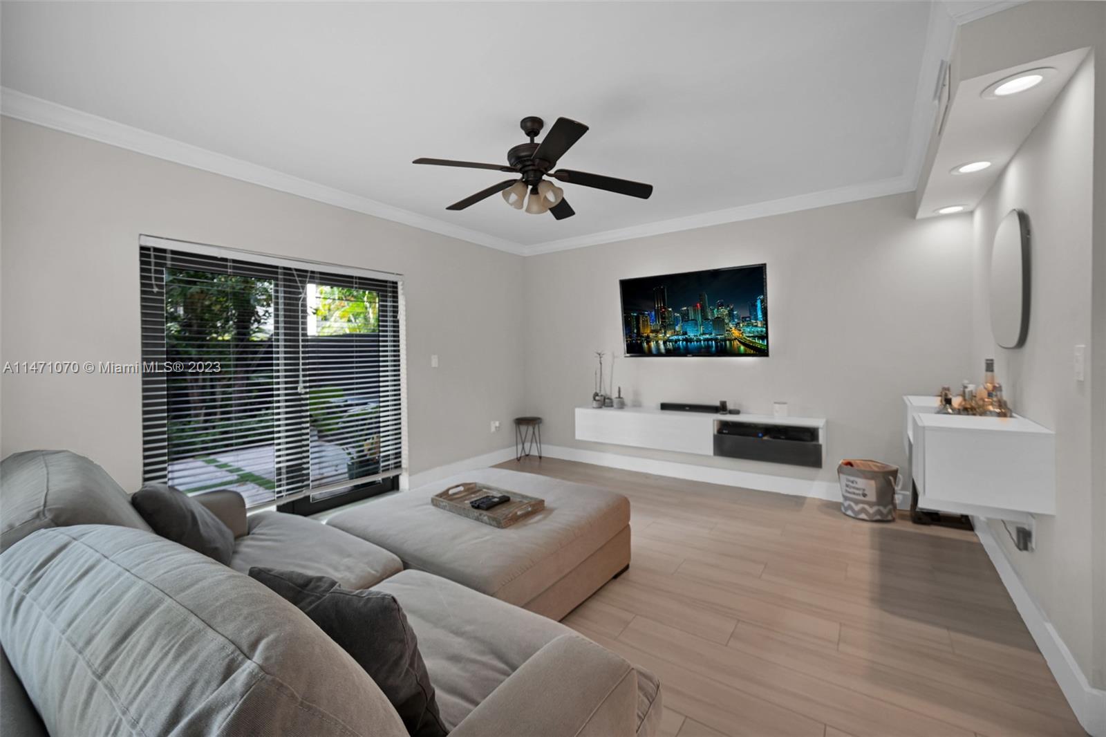GROVE PARADISE CONDO - Residential