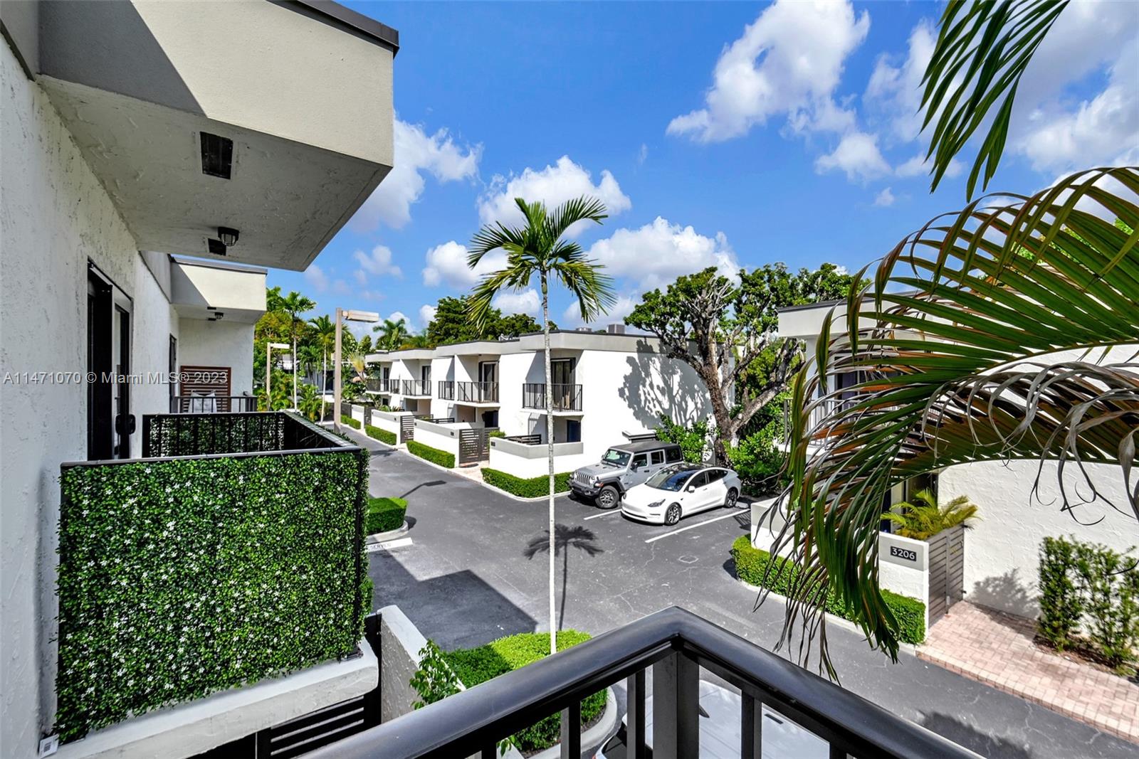 GROVE PARADISE CONDO - Residential