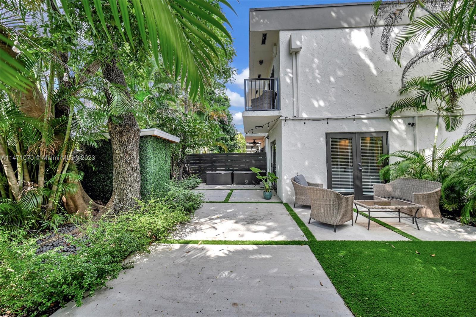 GROVE PARADISE CONDO - Residential