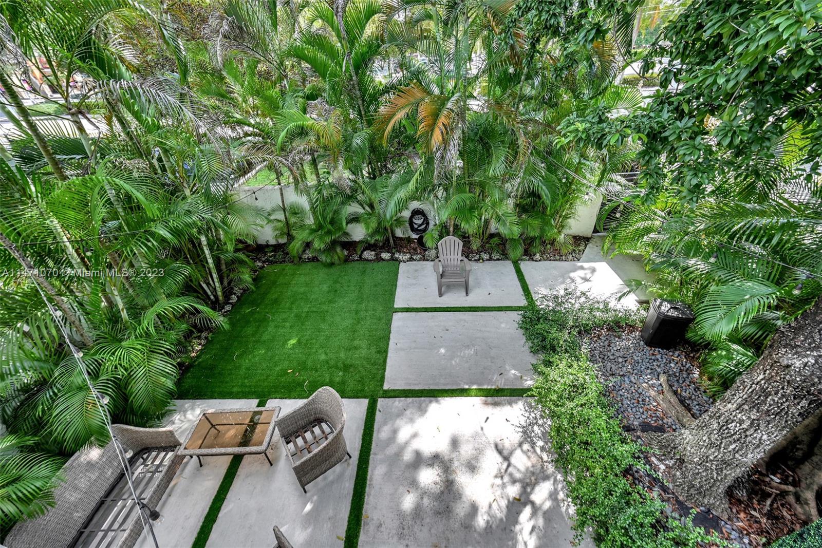 GROVE PARADISE CONDO - Residential