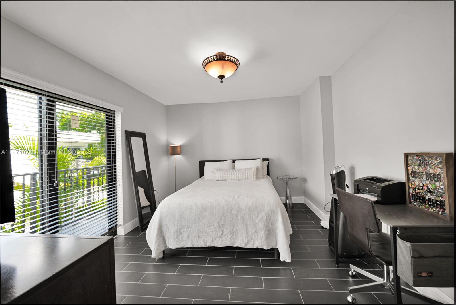 GROVE PARADISE CONDO - Residential
