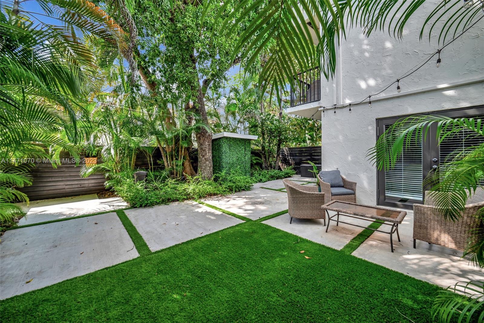 GROVE PARADISE CONDO - Residential