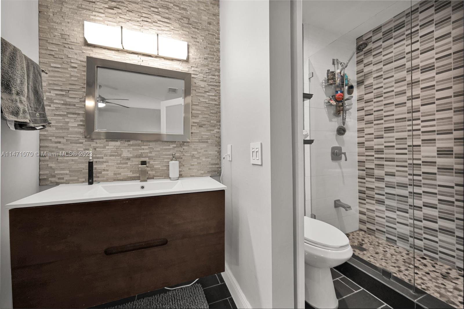 GROVE PARADISE CONDO - Residential