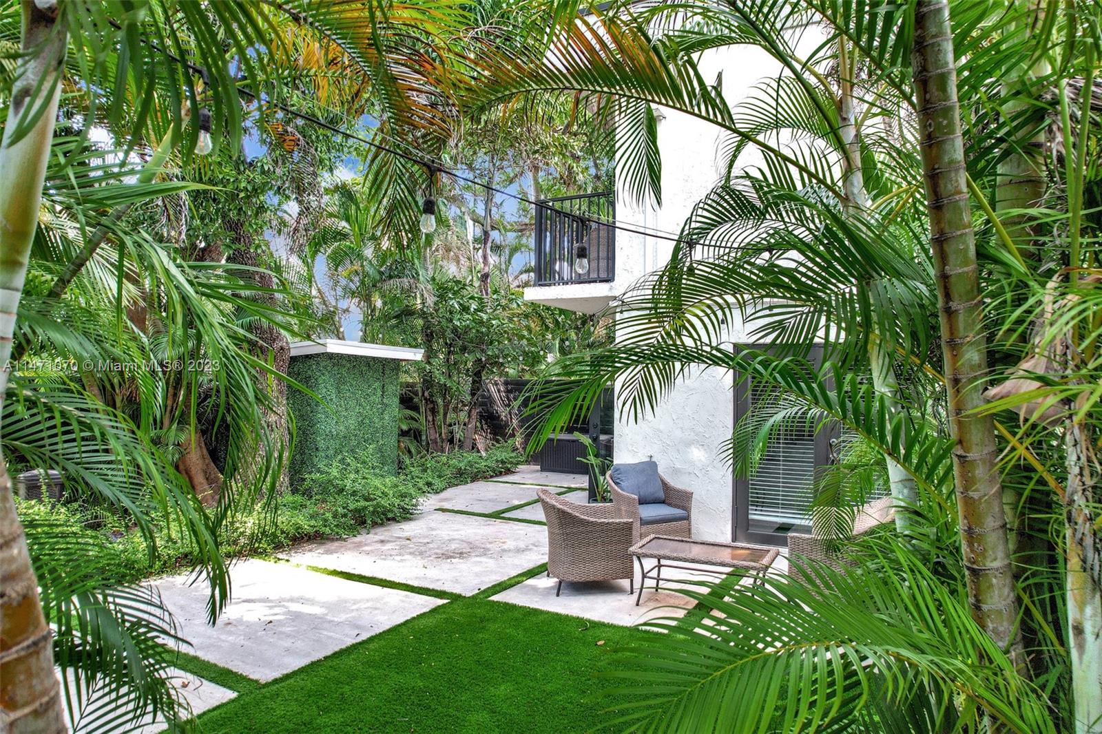 GROVE PARADISE CONDO - Residential