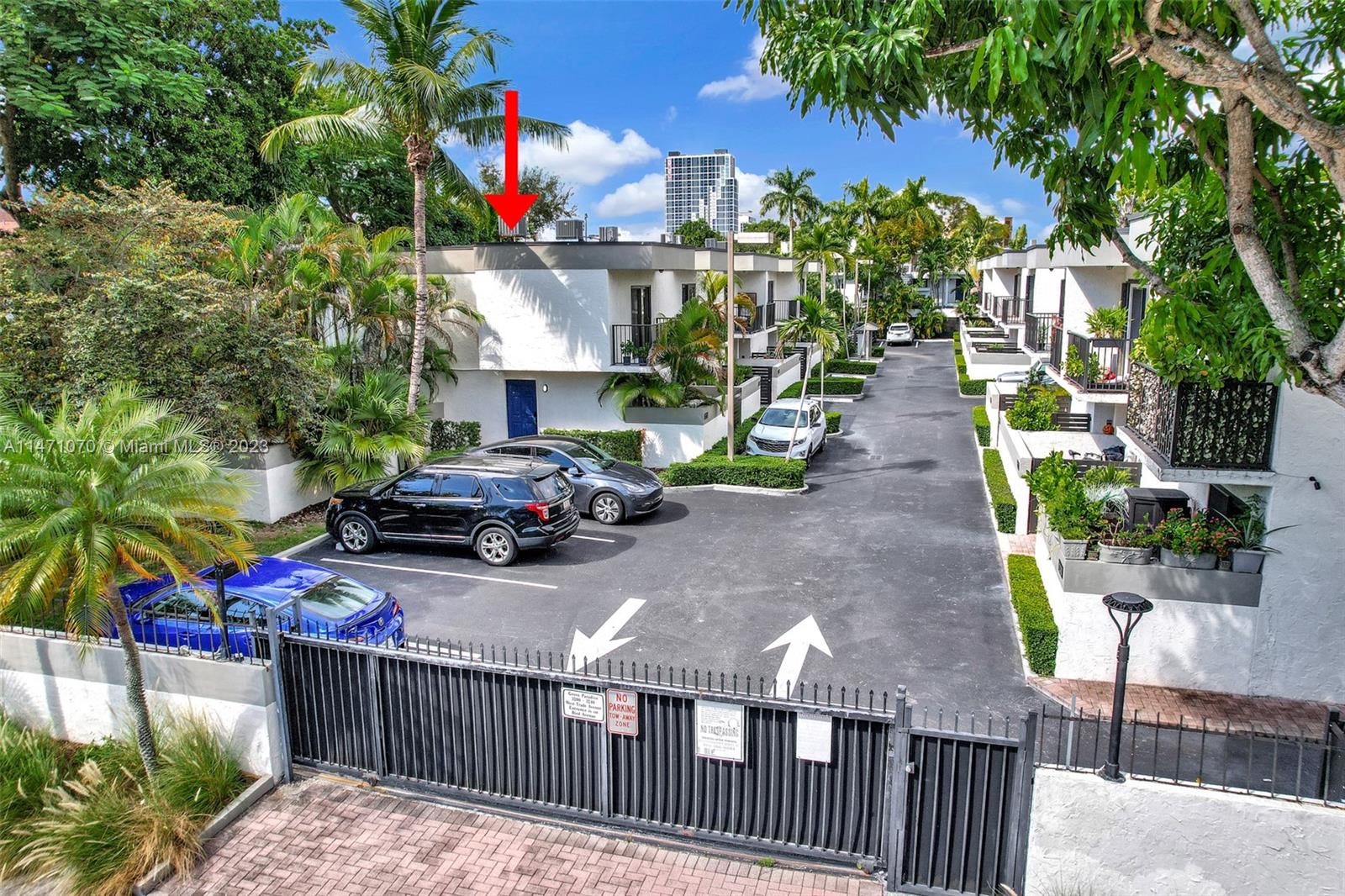 GROVE PARADISE CONDO - Residential