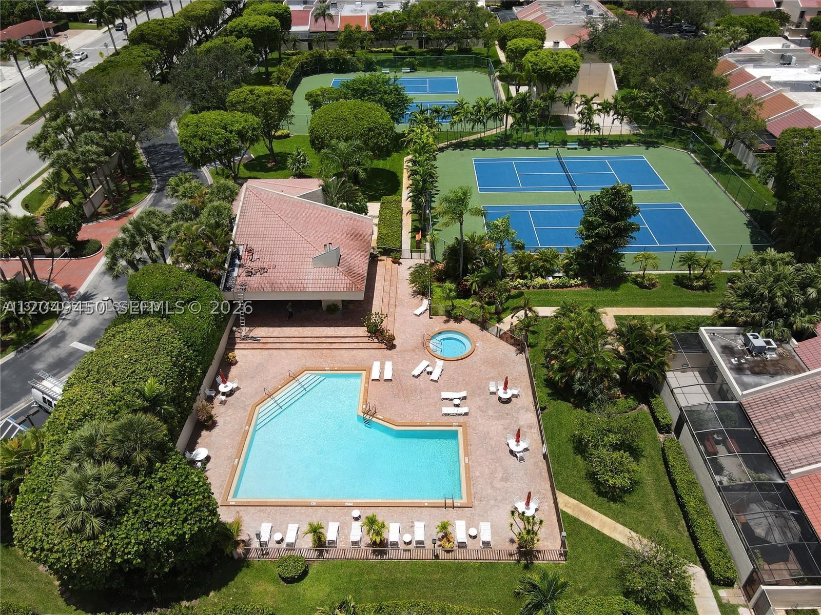 DADELAND WALK - Residential Lease