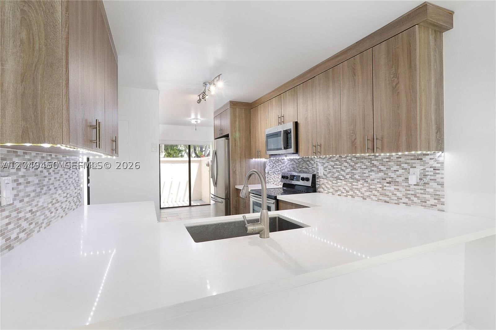 DADELAND WALK - Residential Lease