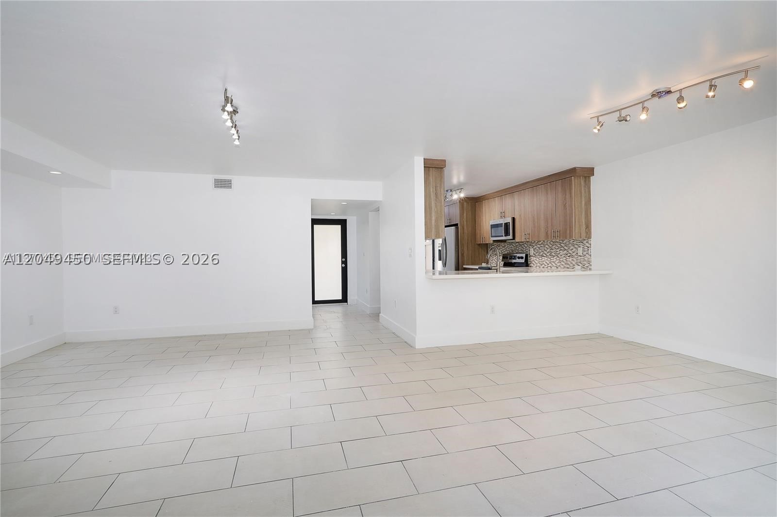 DADELAND WALK - Residential Lease