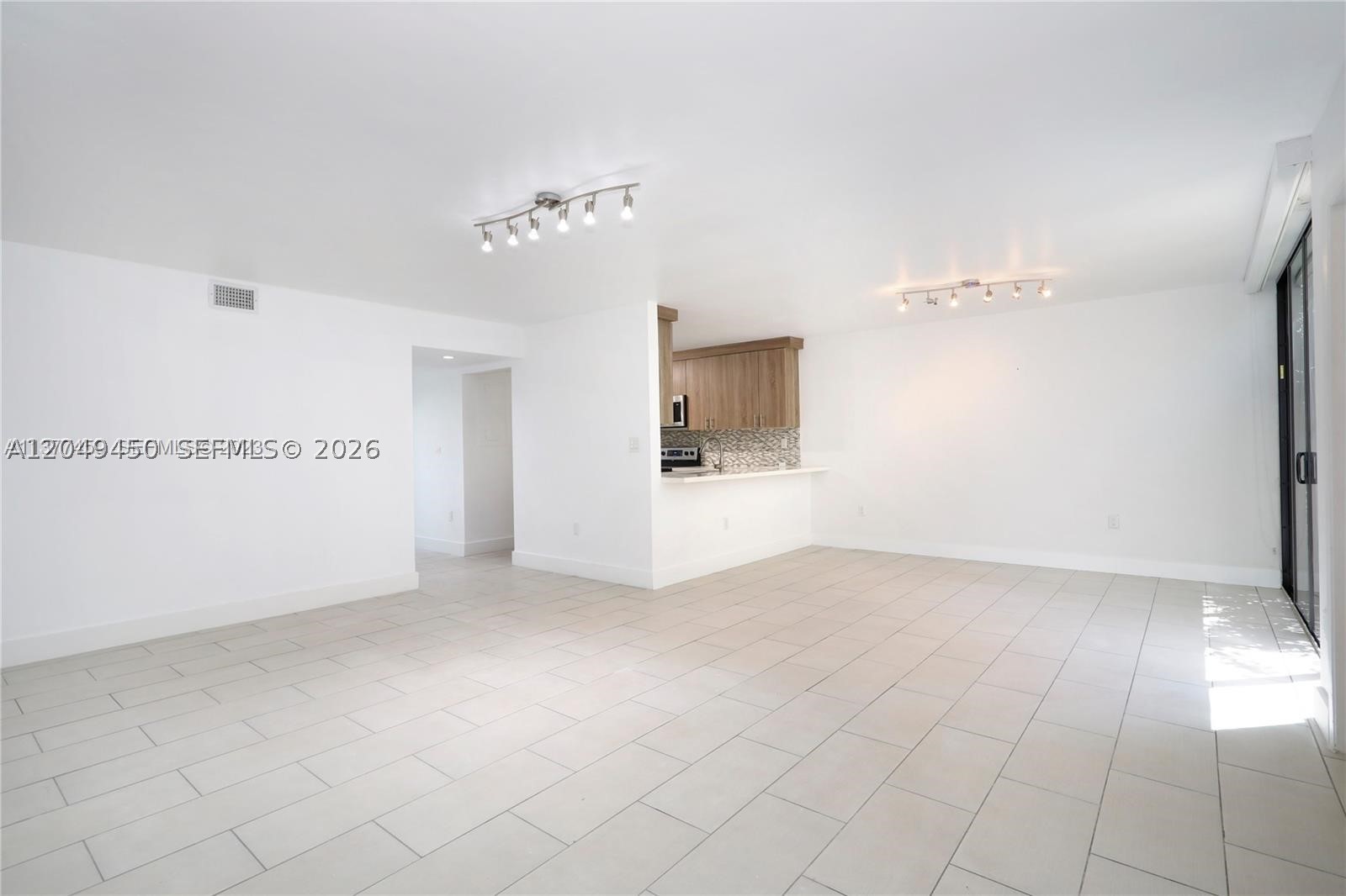 DADELAND WALK - Residential Lease