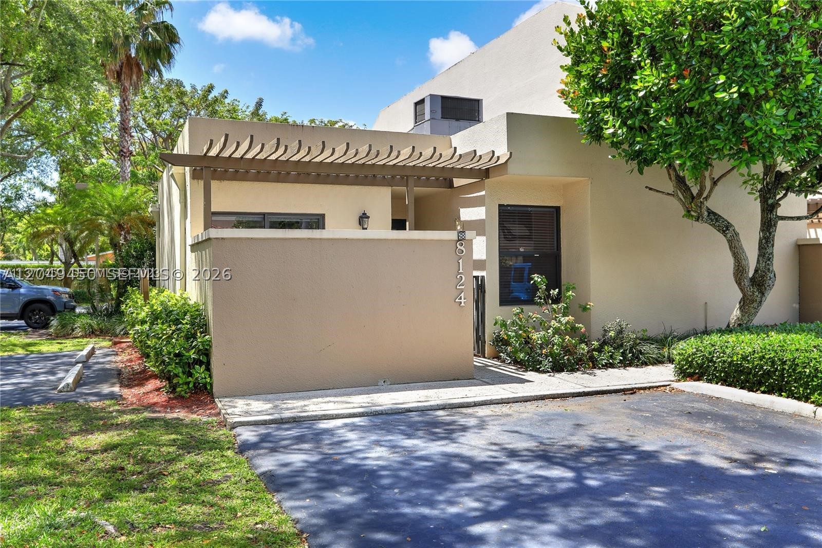 DADELAND WALK - Residential Lease