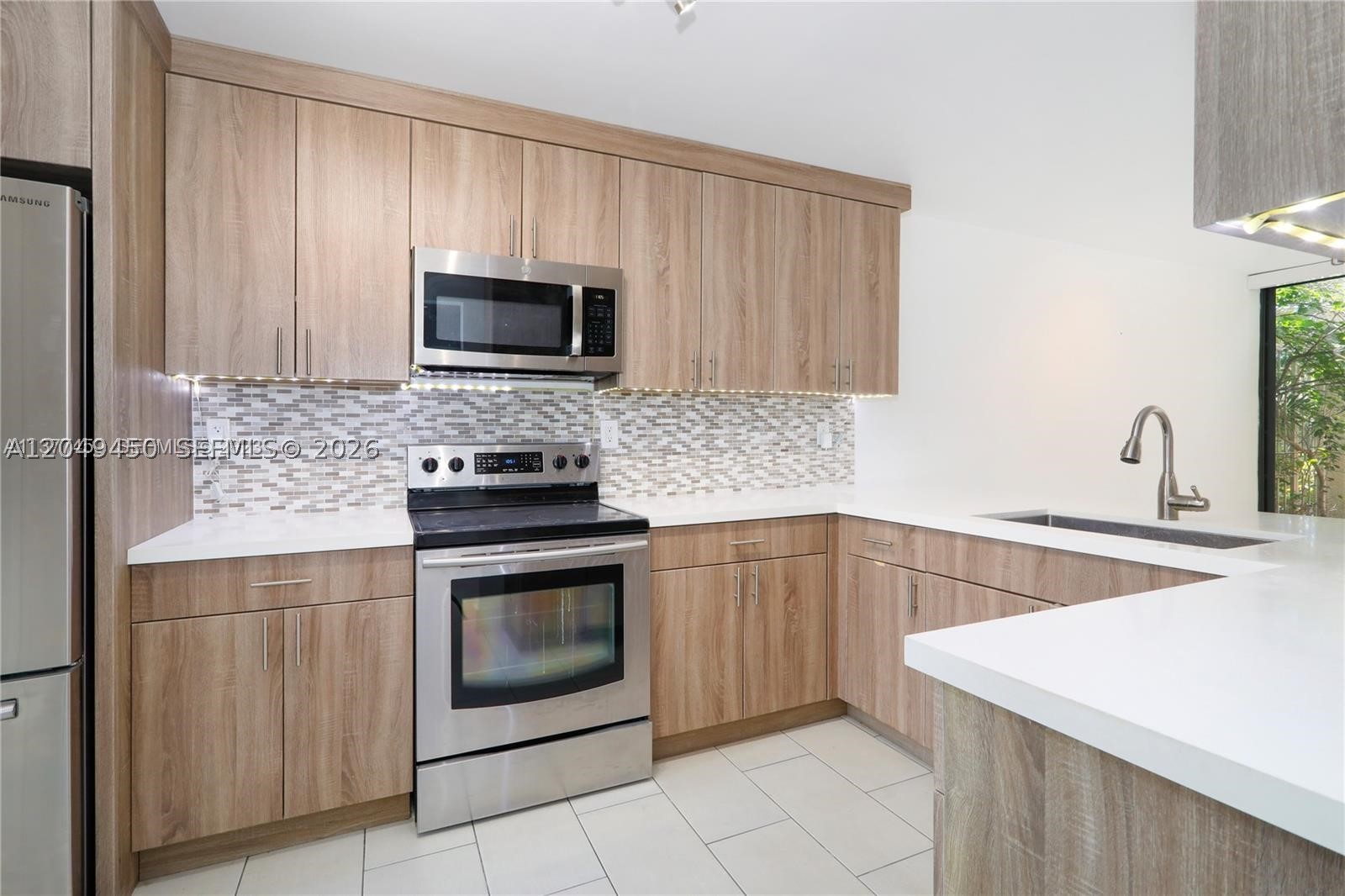 DADELAND WALK - Residential Lease