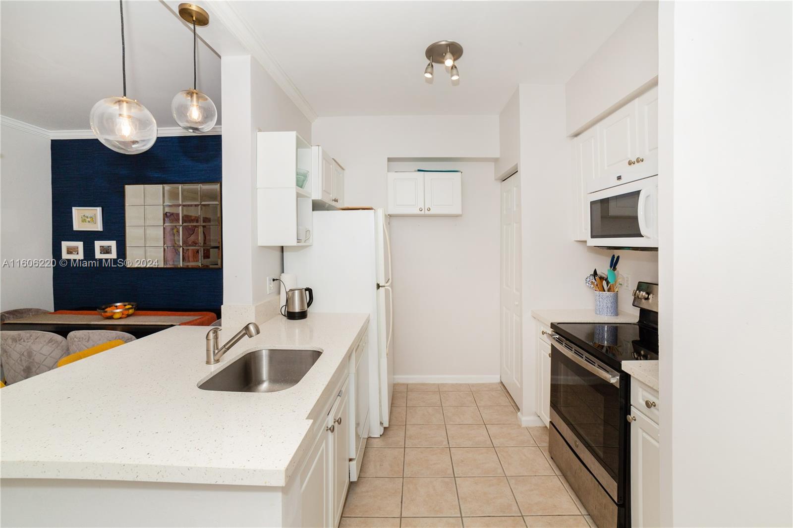 PORTO BELLAGIO CONDO - Residential Lease