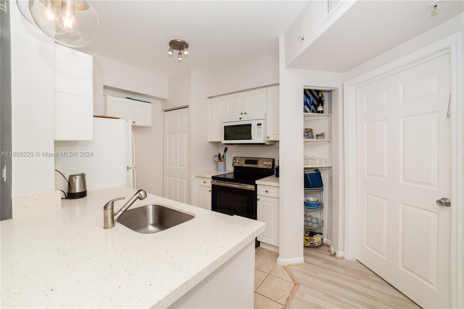 PORTO BELLAGIO CONDO - Residential Lease