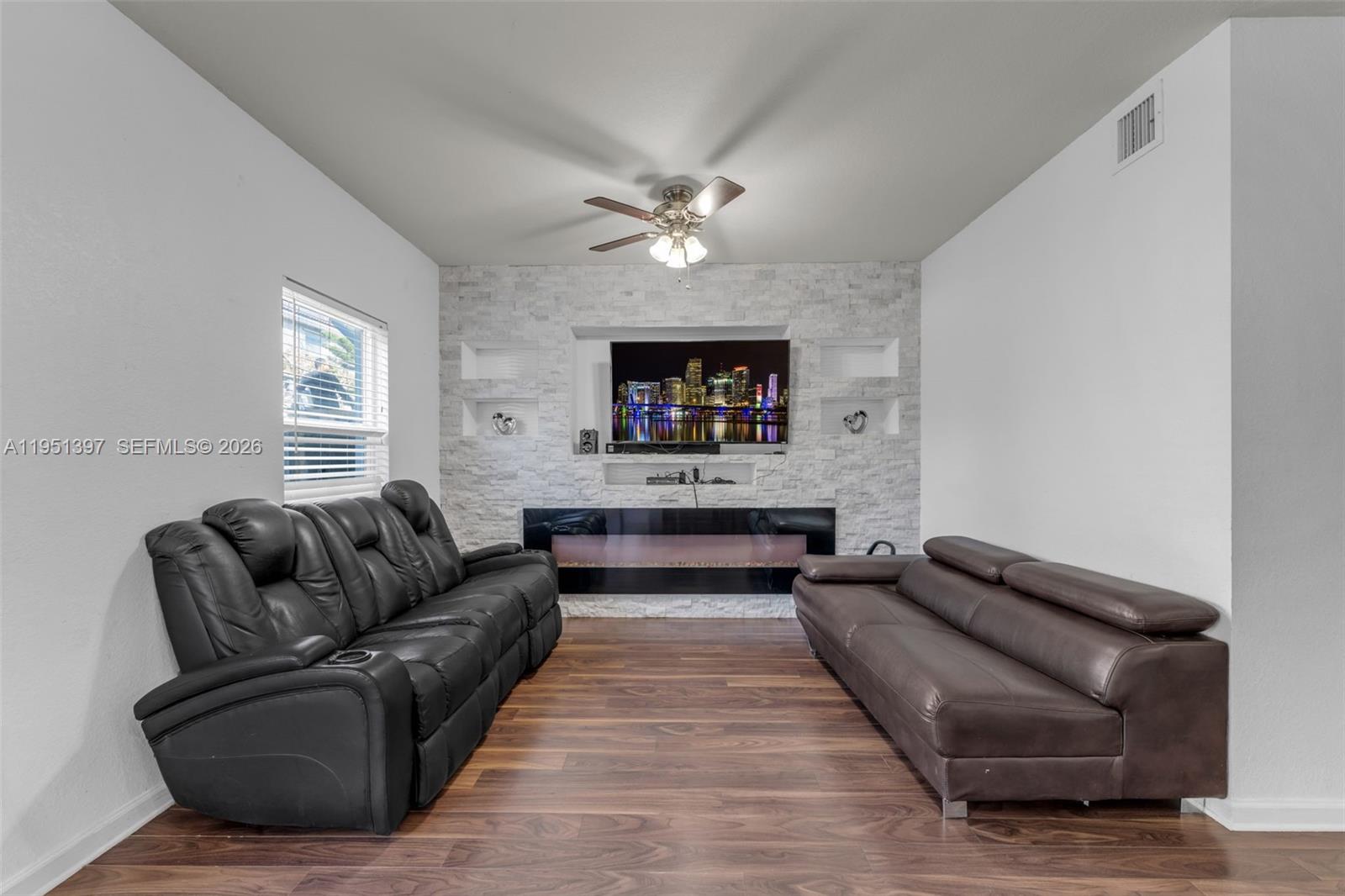LAKES BY THE BAY GEE - Residential