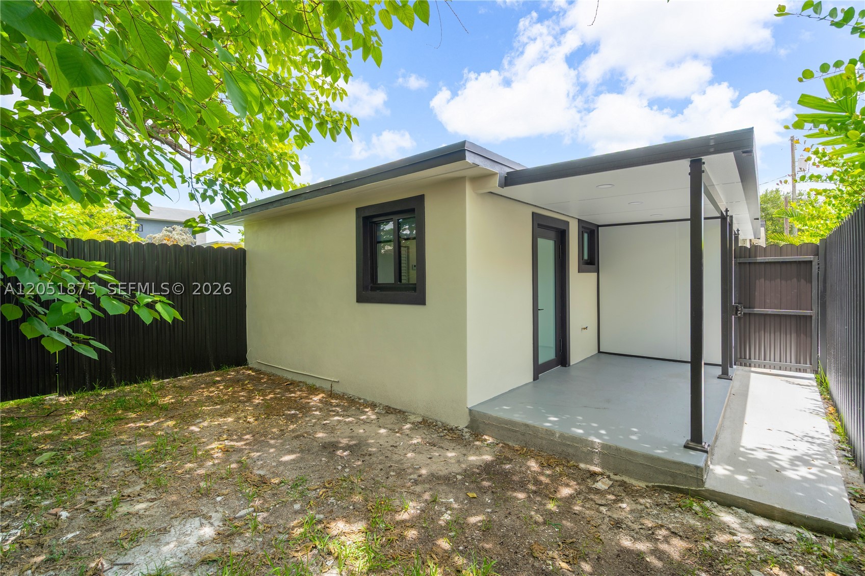 SOUTH BAY ESTATES - Residential Lease