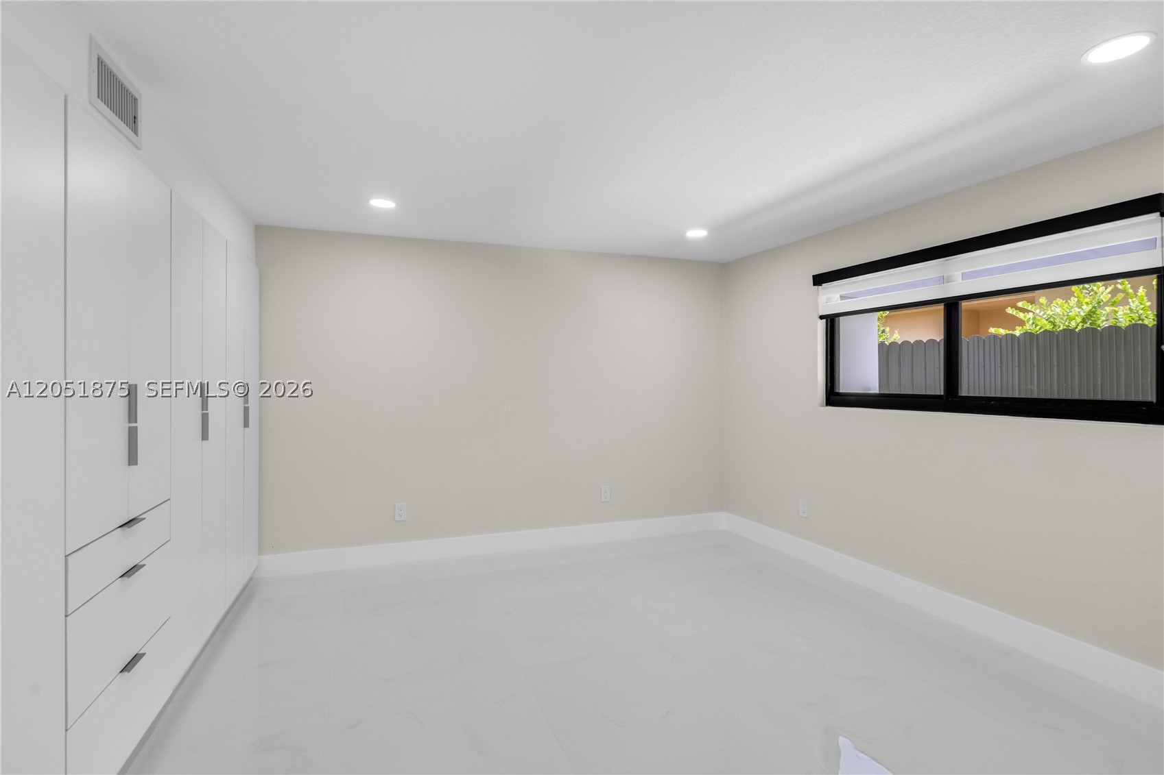 SOUTH BAY ESTATES - Residential Lease
