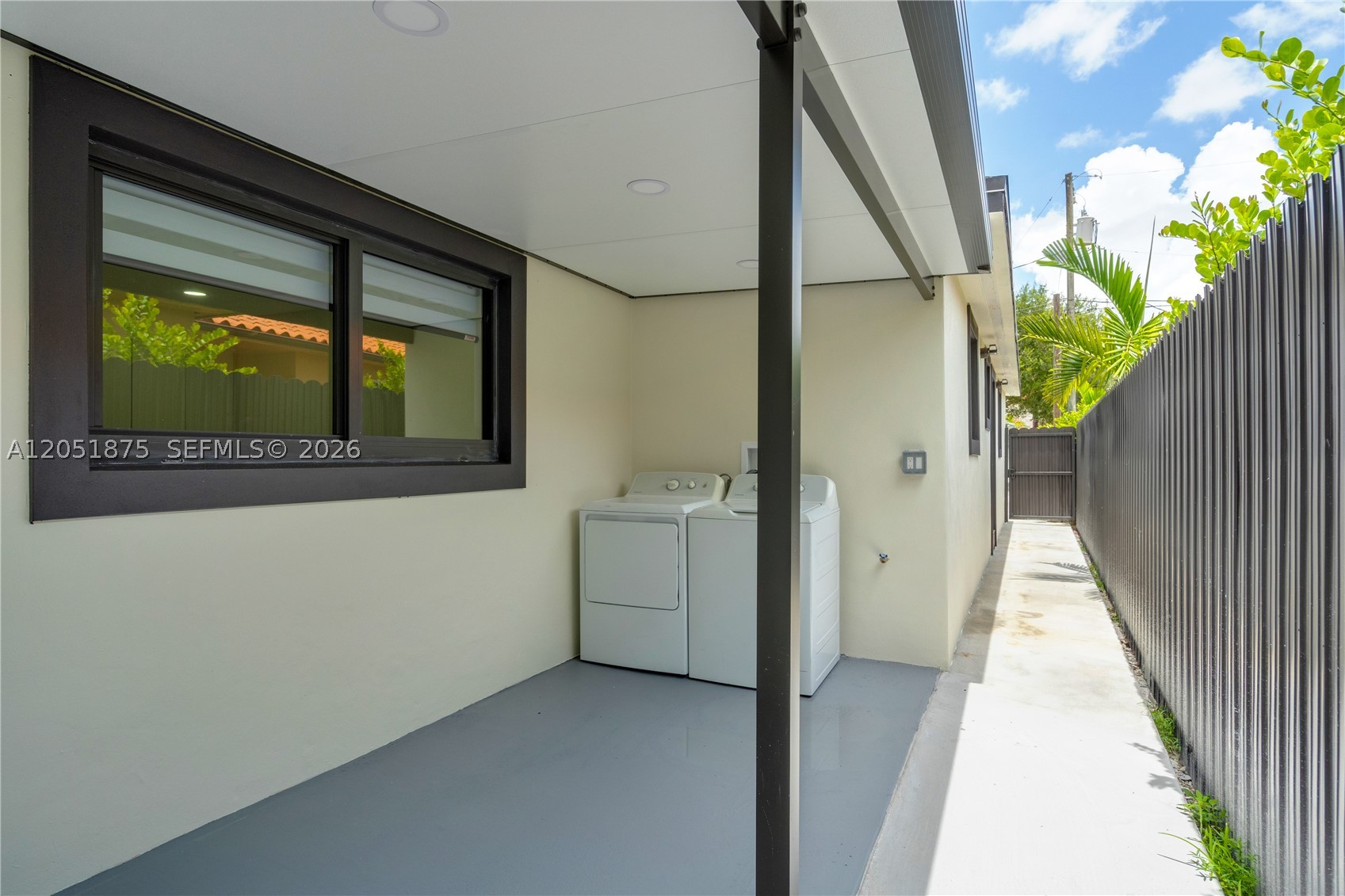SOUTH BAY ESTATES - Residential Lease