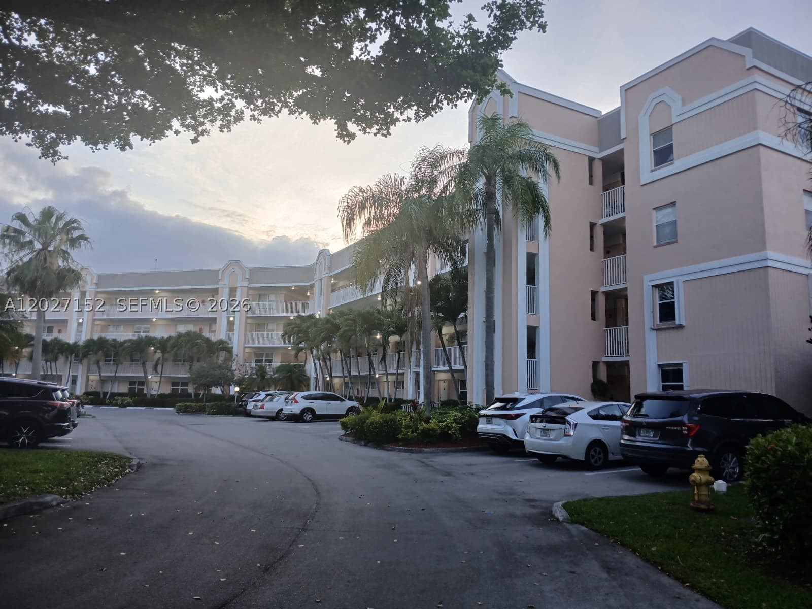SUNRISE LAKES 190 CONDO - Residential