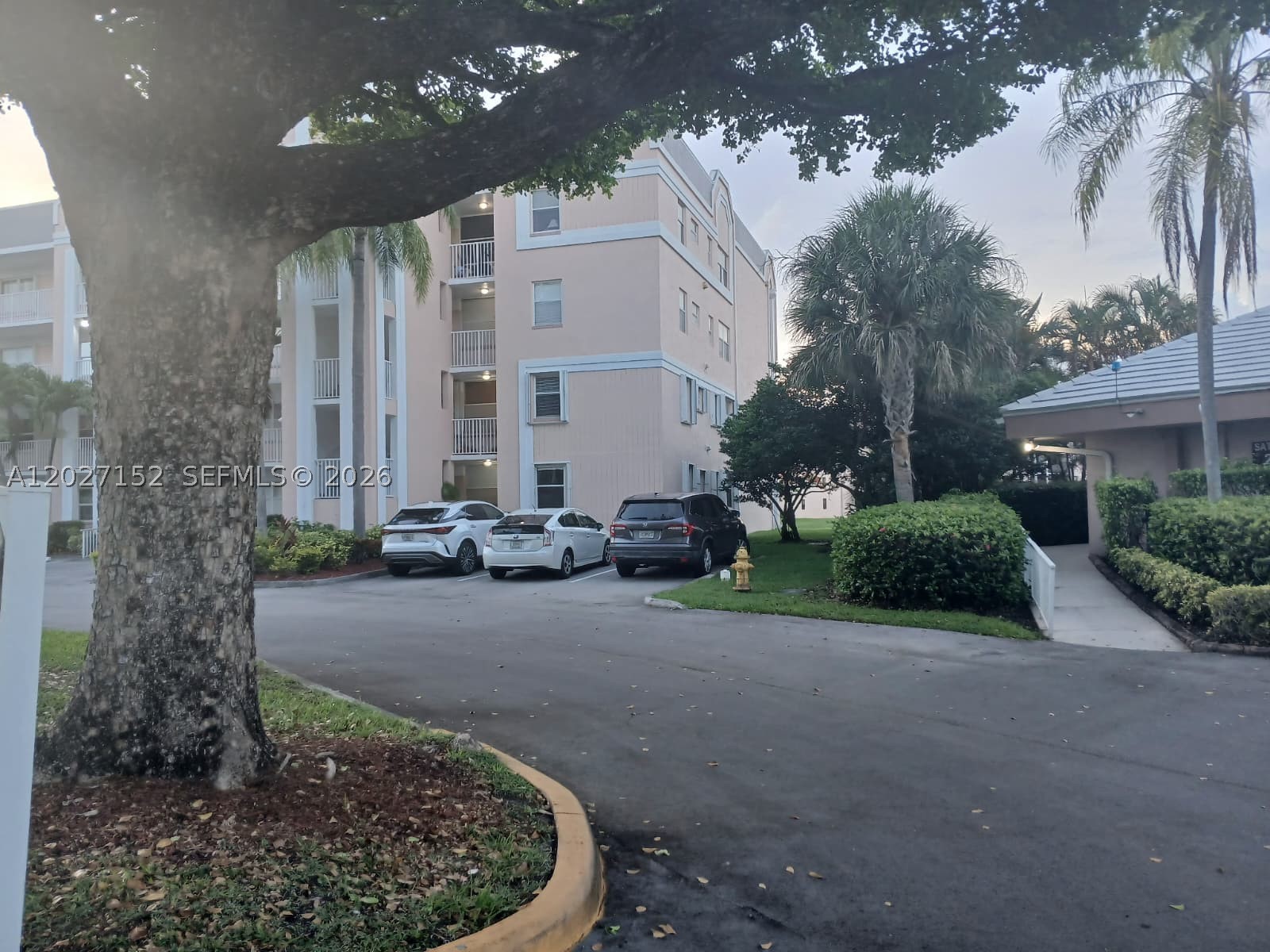 SUNRISE LAKES 190 CONDO - Residential