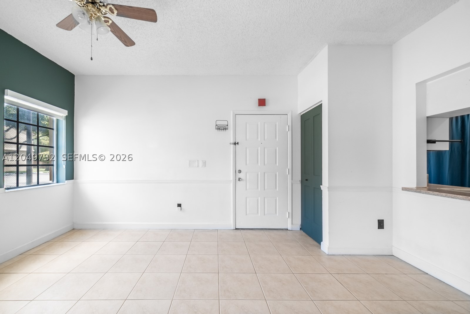 LA HACIENDA COUNTRY CLUB - Residential Lease