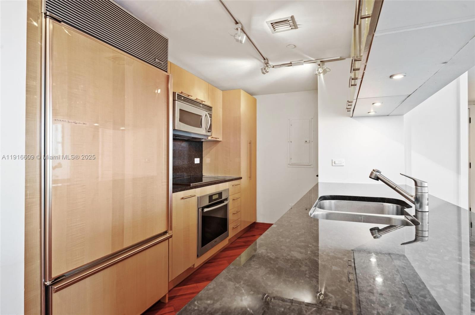 CENTRAL CARILLON BEACH CO - Residential