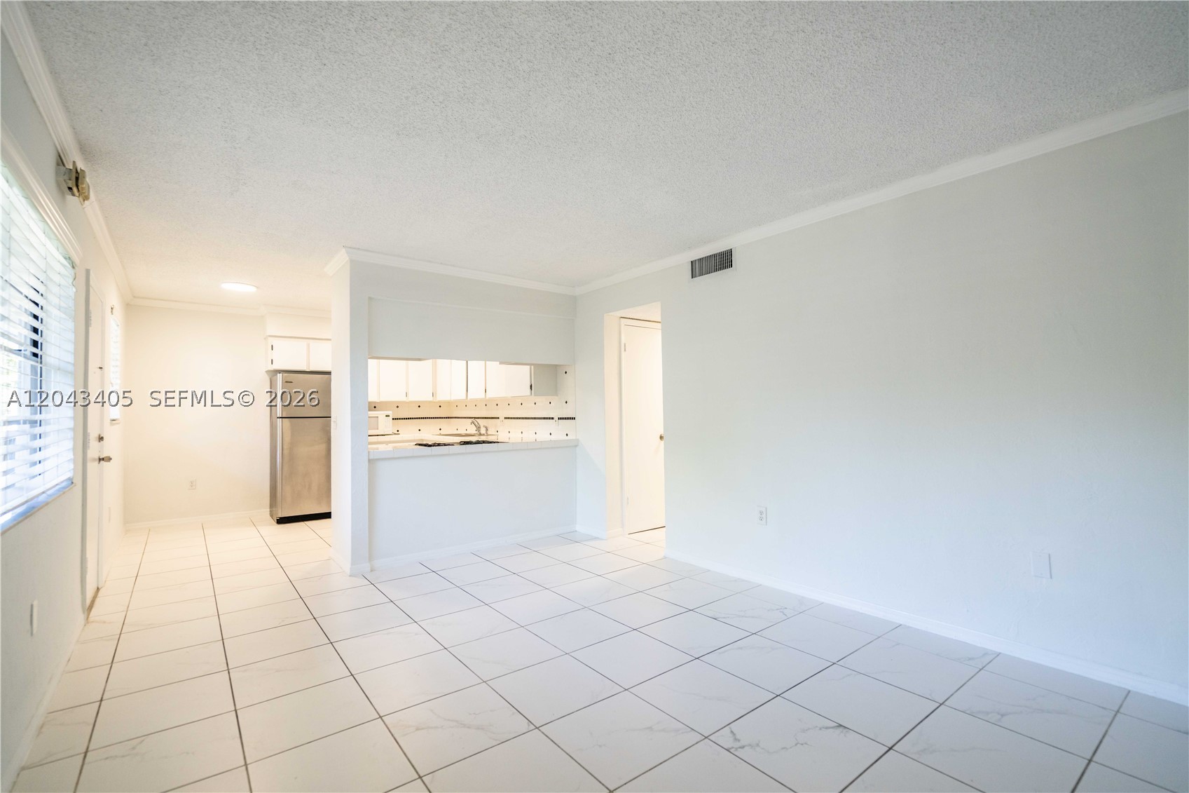 CHATEAU GROVE CONDO - Residential Lease