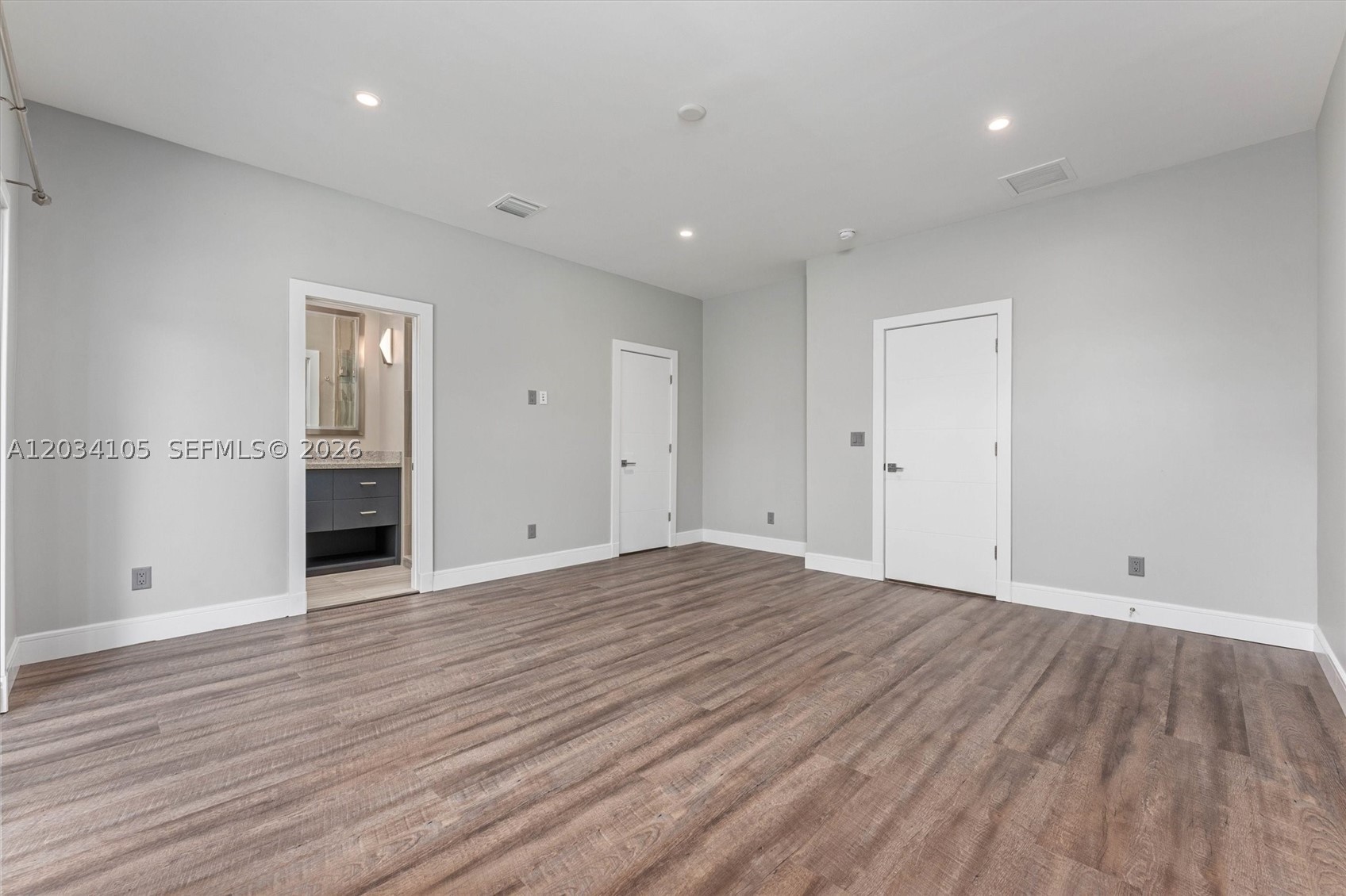 HILLSBORO ISLES - Residential Income