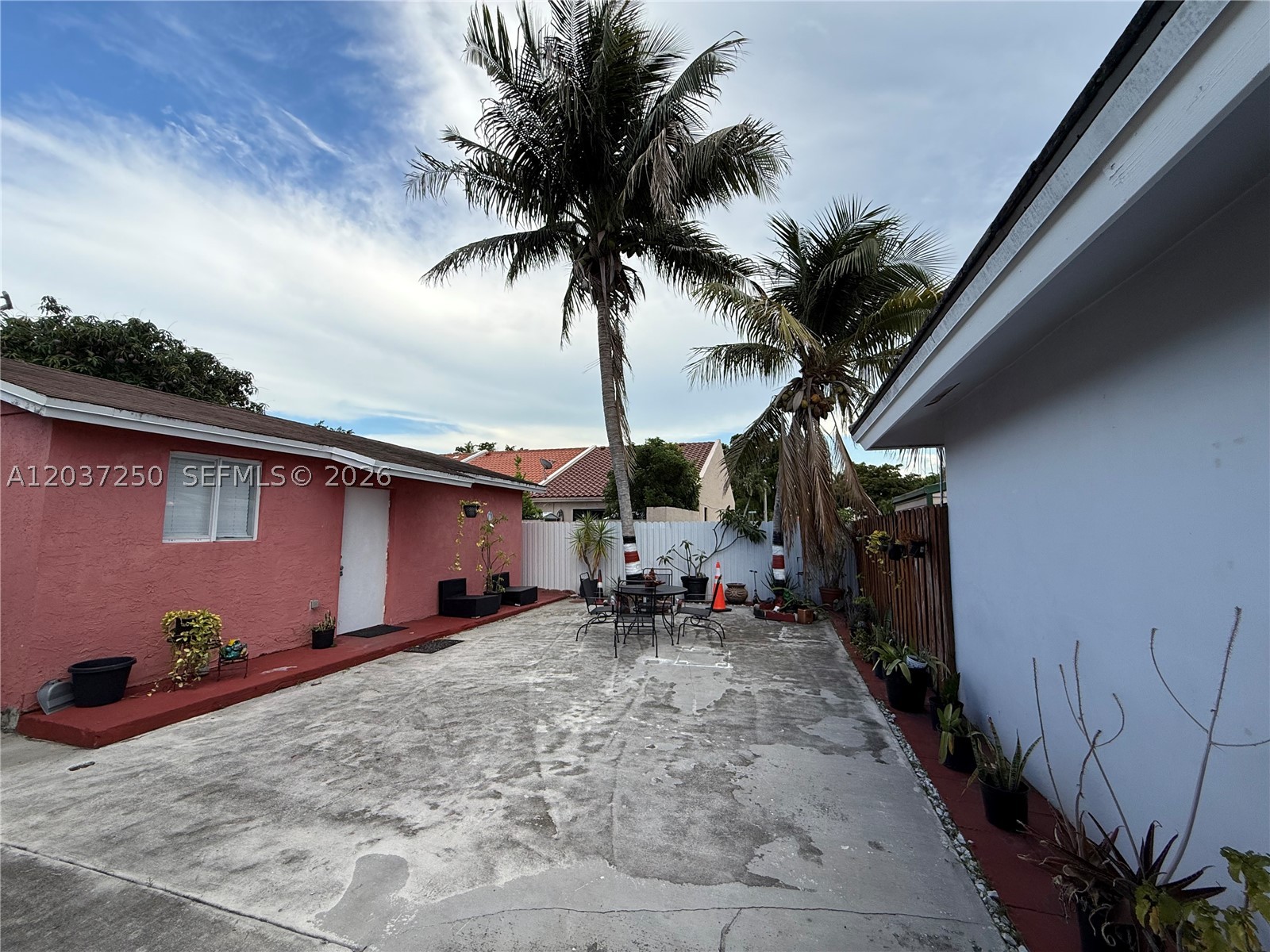 WEST MILLER HEIGHTS SEC 1 - Residential Lease