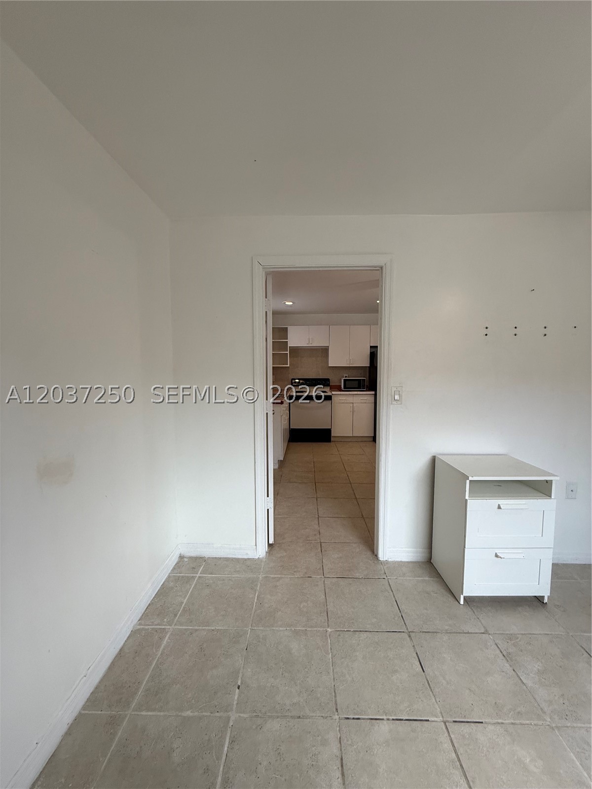 WEST MILLER HEIGHTS SEC 1 - Residential Lease