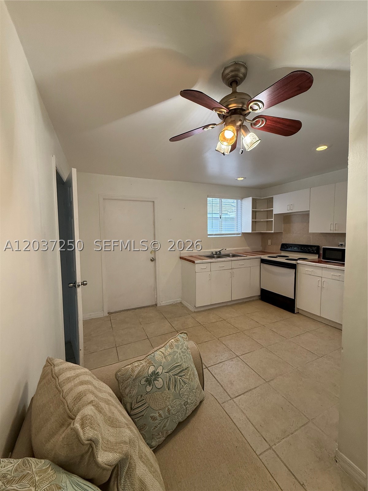 WEST MILLER HEIGHTS SEC 1 - Residential Lease
