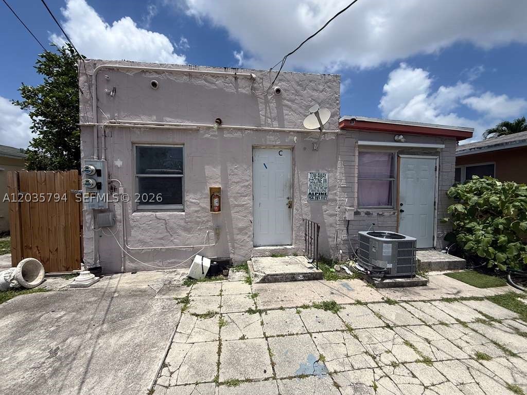 HOLLYWOOD SOUTH SIDE ADD - Residential Lease