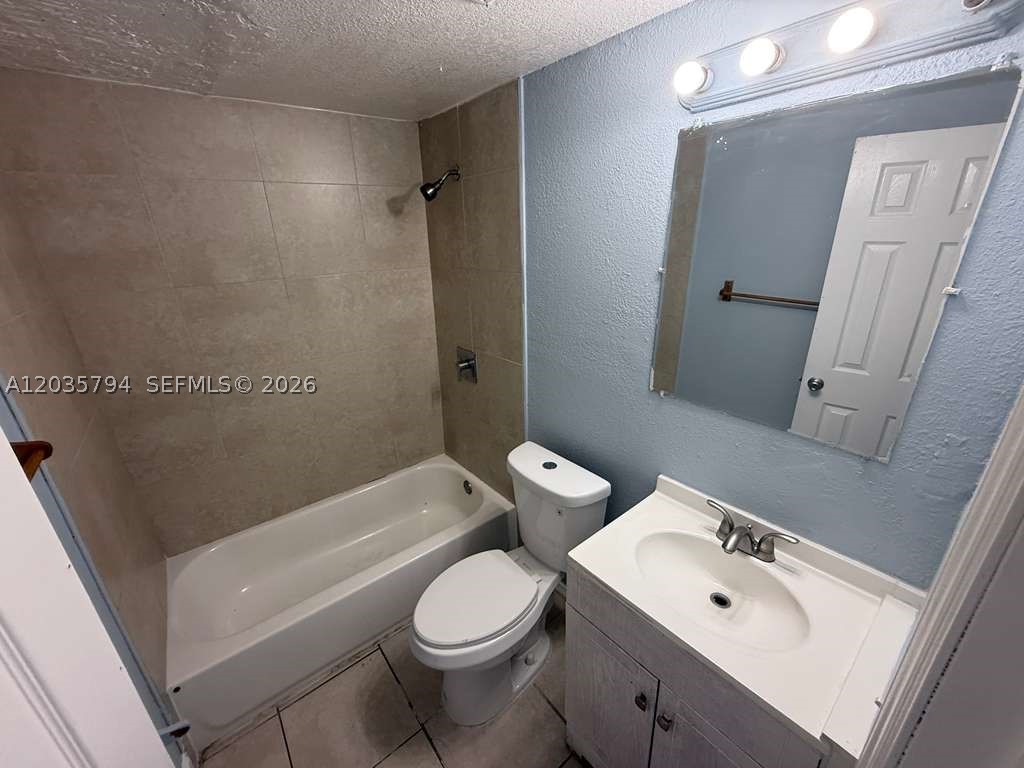 HOLLYWOOD SOUTH SIDE ADD - Residential Lease