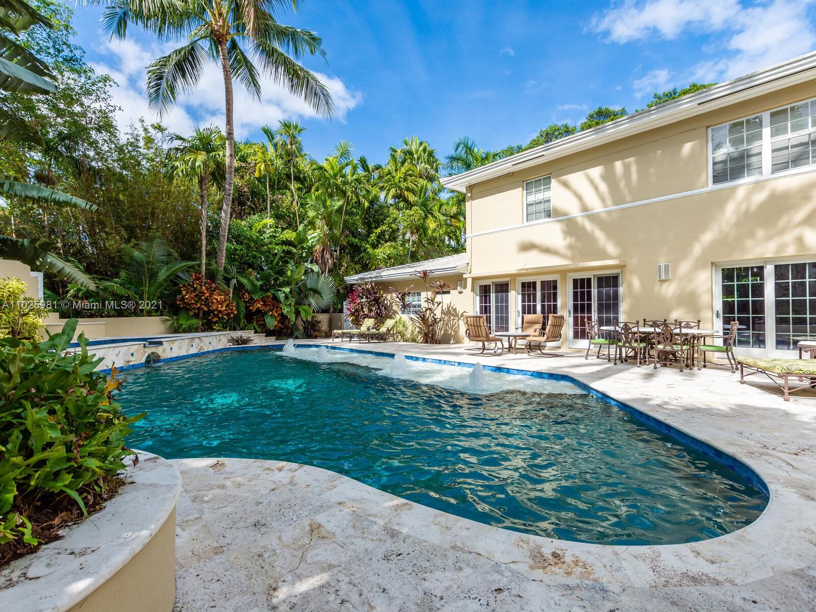 SUNSET ISLANDS-ISLAND NO - Residential