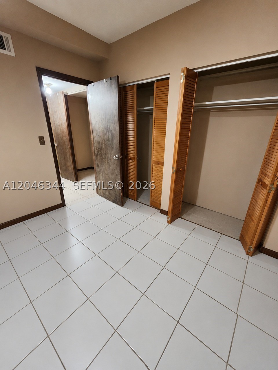 VILLAS AT SAMARI LAKE - Residential