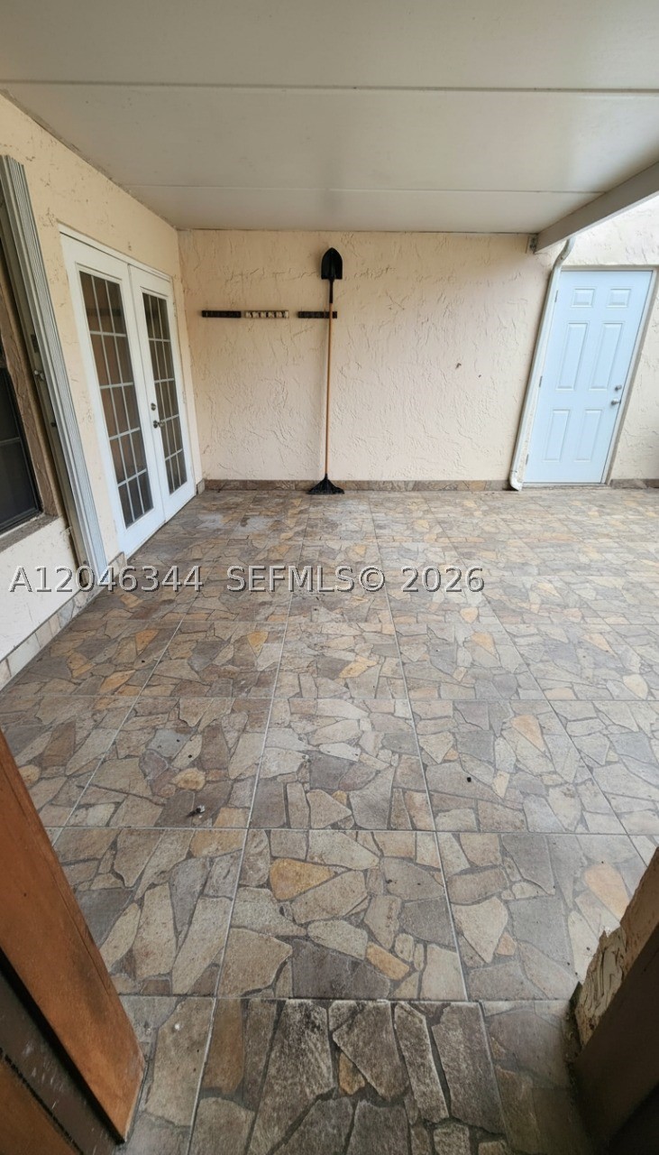VILLAS AT SAMARI LAKE - Residential