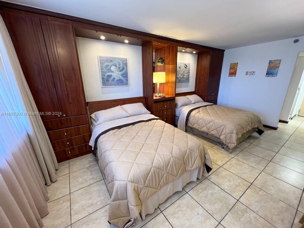 THE AVENTURA BEACH CLUB C - Residential