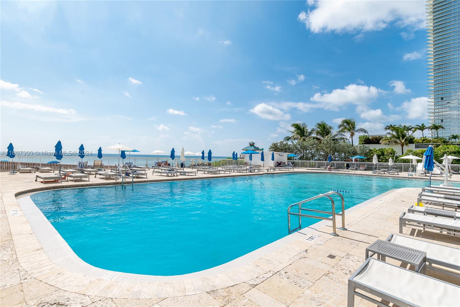 THE AVENTURA BEACH CLUB C - Residential