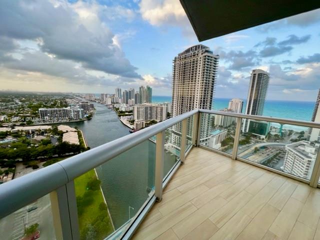 BEACHWALK CONDOMINIUM - Residential