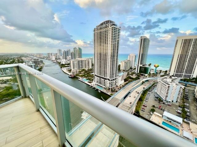 BEACHWALK CONDOMINIUM - Residential
