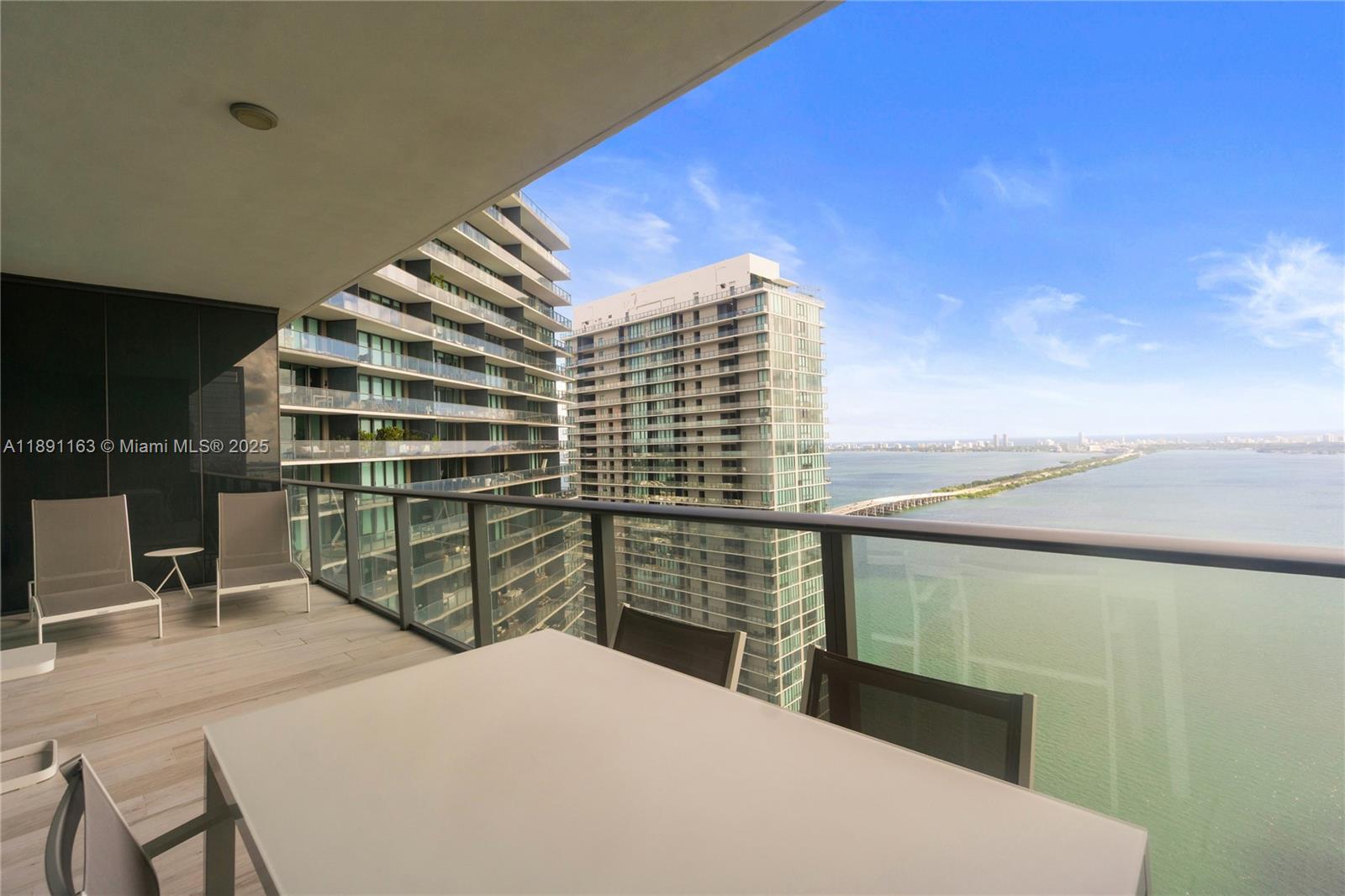 GRAN PARAISO CONDO - Residential