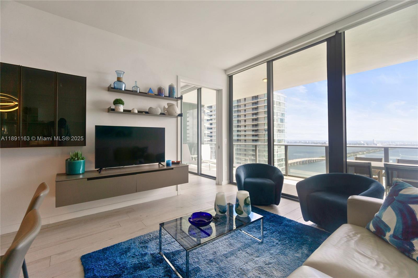 GRAN PARAISO CONDO - Residential