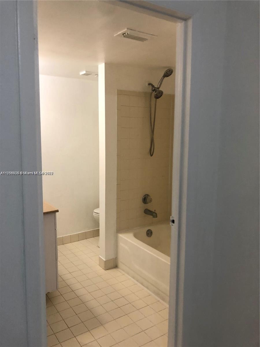 MARINA OAKS CONDO - Residential Lease